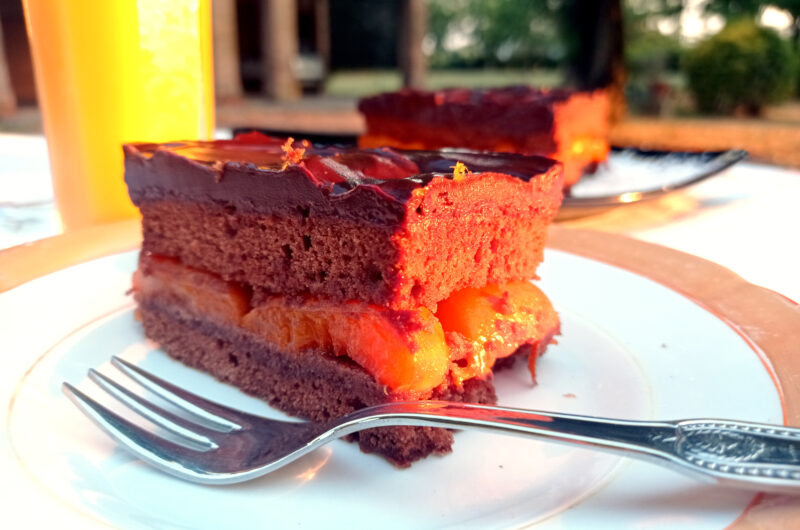 Quasi Sacher